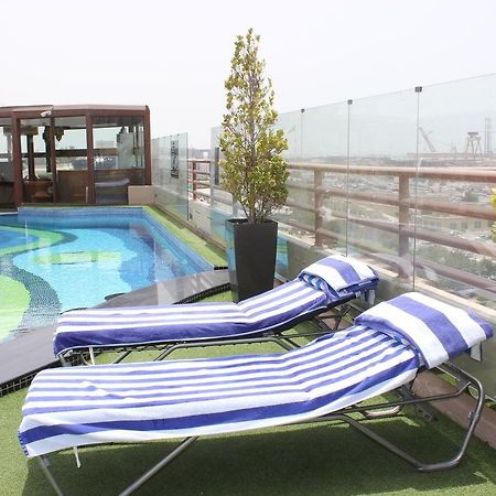 Sea View Hotel Dubai Bagian luar foto